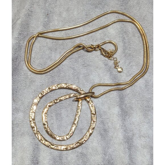 Brutalist Hammered Geometric Gold Tone Open Pendant Necklace - Picture 8 of 8